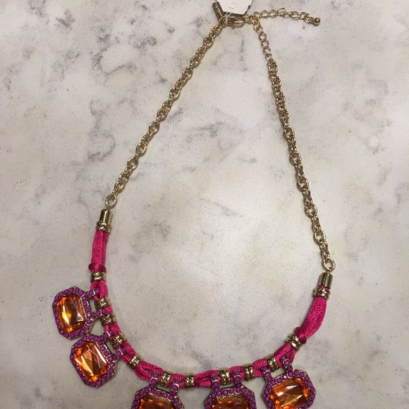 Cookie Lee Statement Necklace🌸 - Picture 2 of 3